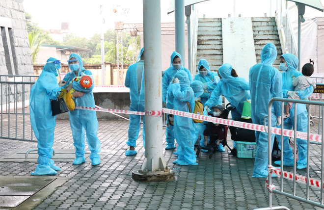Ninh Bình: 18 ca dương tính liên quan chuyến tàu chở công dân về quê ảnh 1