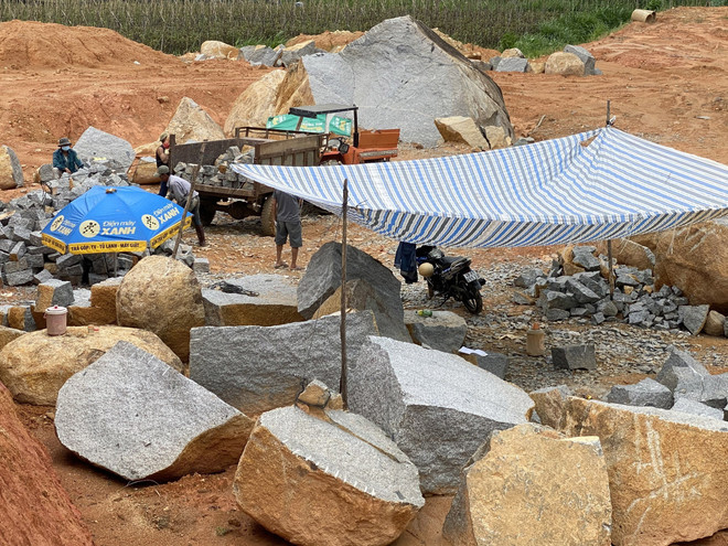 Lâm Đồng: Hủy hoại mốc giới, xây dựng không phép ven hồ Próh ảnh 4