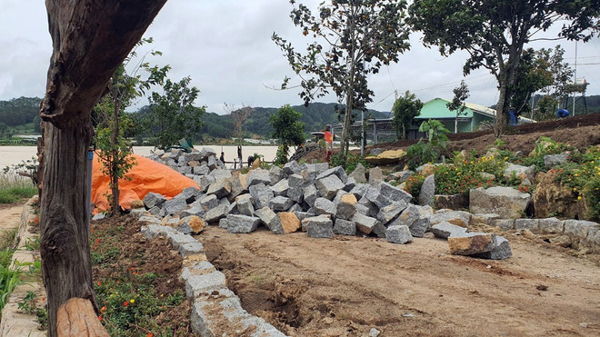 Lâm Đồng: Hủy hoại mốc giới, xây dựng không phép ven hồ Próh ảnh 6