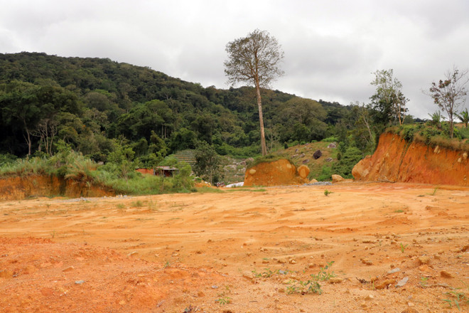 Lâm Đồng: Hủy hoại mốc giới, xây dựng không phép ven hồ Próh ảnh 7