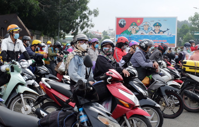 Đà Nẵng, Quảng Bình và Phú Yên hỗ trợ người dân từ phía Nam về quê ảnh 1