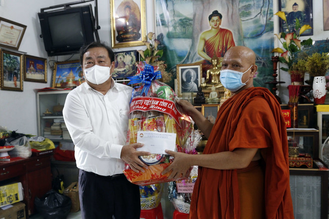 Người Khmer Cà Mau tổ chức lễ Sene Dolta gọn nhẹ để phòng dịch ảnh 1