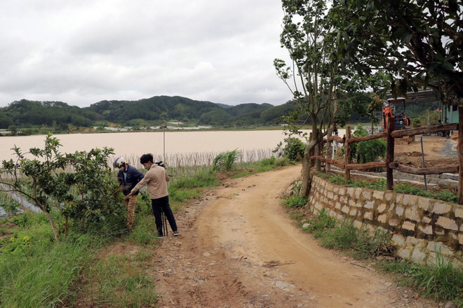 Lâm Đồng: Hủy hoại mốc giới, xây dựng không phép ven hồ Próh ảnh 5