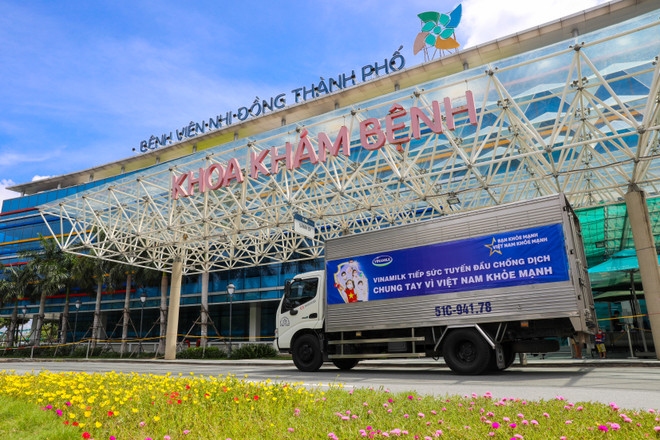 Vinamilk ủng hộ thêm sản phẩm và thiết bị y tế cho lực lượng tuyến đầu ảnh 9