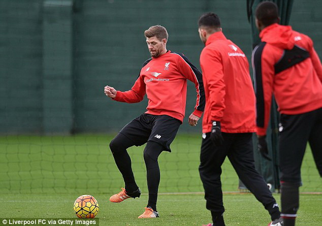 Klopp bác khả năng huyền thoại Gerrard trở lại đá cho Liverpool ảnh 1