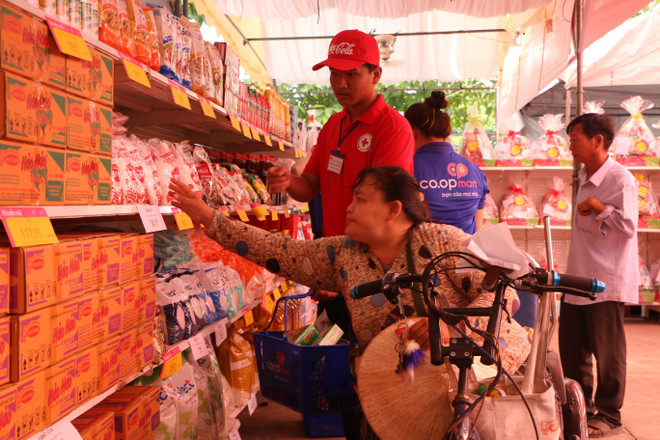 cho tet o dong Long An3.jpg