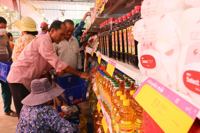 cho tet o dong Long An2.jpg