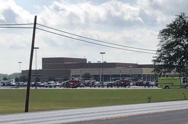 Cảnh sát Mỹ bắt giữ thủ phạm xả súng ở trường trung học Santa Fe ảnh 1