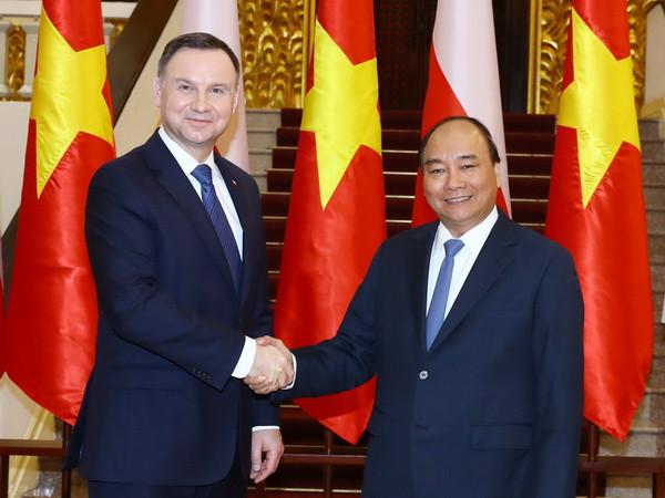 Thủ tướng Nguyễn Xuân Phúc hội kiến Tổng thống Ba Lan ảnh 1