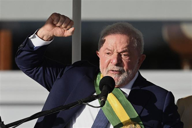 Tân Tổng thống Brazil Luiz Inacio Lula da Silva tại lễ nhậm chức ở Brasilia ngày 1/1/2023. (Ảnh: AFP/TTXVN) Tân Tổng thống Brazil cam kết hợp tác chặt chẽ với Quốc hội ảnh 1