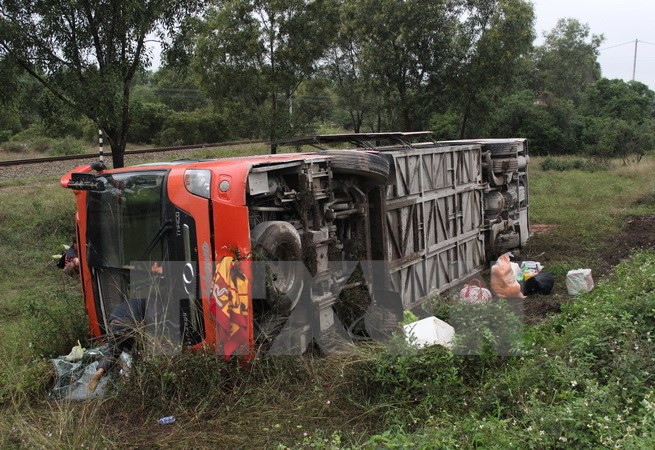 Campuchia: Xe tải lật nghiêng làm hàng chục công nhân bị thương ảnh 1