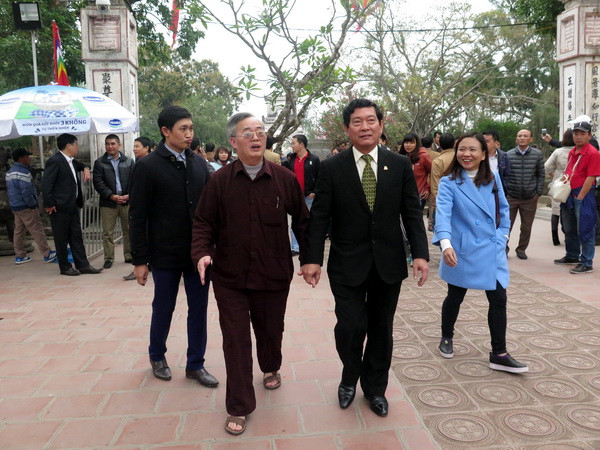 Có thể lắp đặt màn hình lớn ngoài cổng đền Trần trong lễ khai Ấn ảnh 1