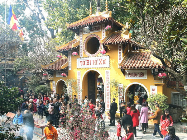 Bỏ việc đi lễ: Bài học sâu sắc cho những "công bộc của dân" ảnh 1