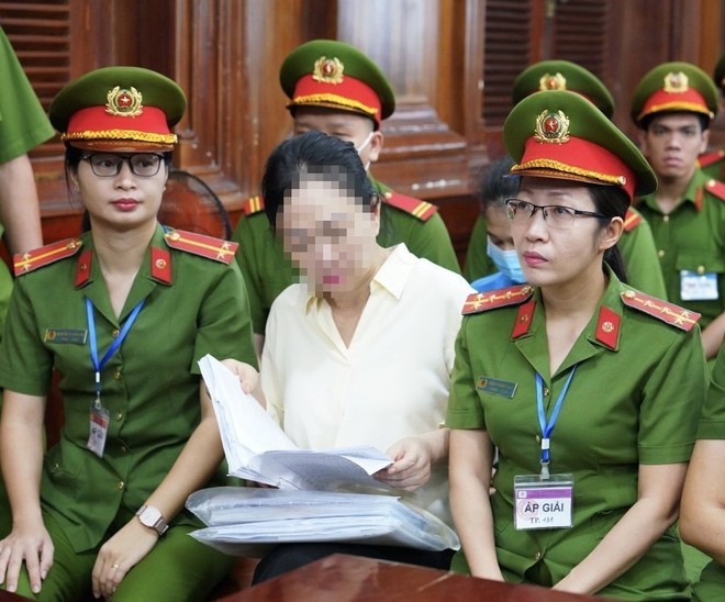 Bị cáo Trương Mỹ Lan tại phiên tòa ngày 28/3. (Ảnh: Thanh Vũ/TTXVN) ttxvn_xet_xu_vu_an_xay_ra_tai_tap_doan_van_thinh_phat_ngan_hang_scb_2803_3.jpg