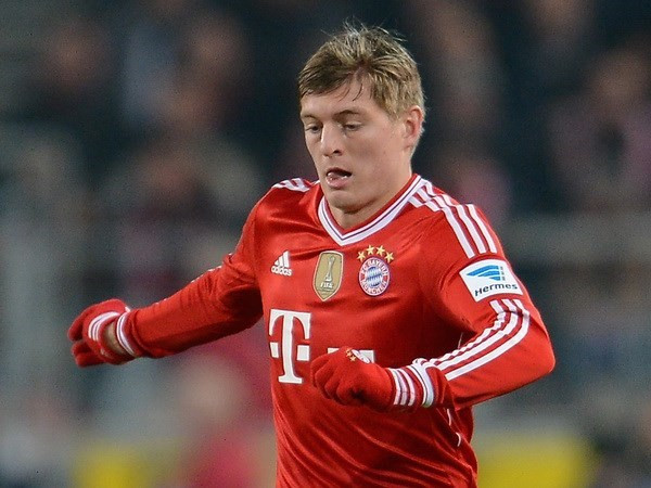 Tin tối 8/3: M.U đắng lòng vì Kroos, “Tiểu CR7” có giá khủng? ảnh 1