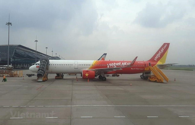 Máy bay của hãng hàng không Vietjet. (Ảnh: Việt Hùng/Vietnam+) Hoãn, hủy chuyến bay: Mất niềm tin ở ‘thượng đế,' xói mòn thương hiệu ảnh 1