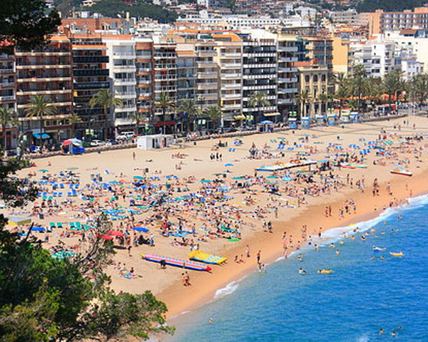 Tây Ban Nha đón lượng khách kỷ lục, hướng tới một năm khởi sắc ảnh 1