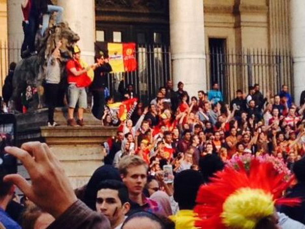 Brussels một đêm không ngủ trước chiến thắng của đội Bỉ ảnh 1