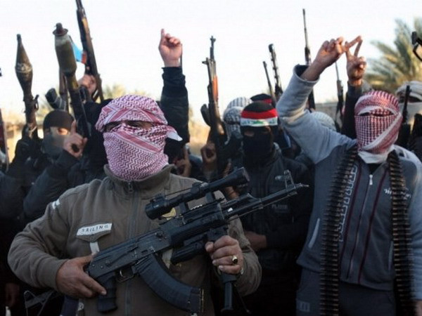 Phiến quân tấn công một tổ hợp lọc dầu lớn ở Iraq ảnh 1