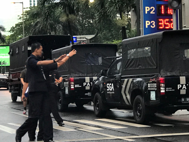 77 người bị thương trong vụ sập sảnh sàn chứng khoán ở Jakarta ảnh 3