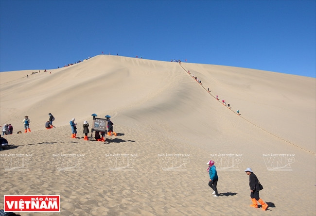 Cưỡi lạc đà giữa gió cát sa mạc Gobi - Trải nghiệm đáng nhớ ảnh 10