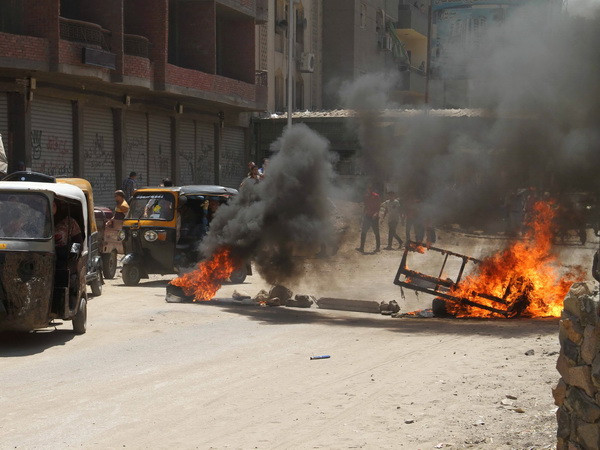 Ai Cập tiếp tục bỏ tù 17 người ủng hộ cựu Tổng thống Morsi ảnh 1