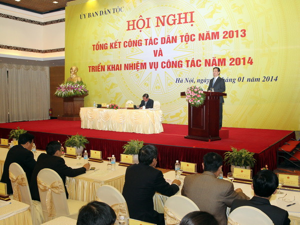 Thủ tướng Nguyễn Tấn Dũng phát biểu tại hội nghị. (Ảnh: Đức Tám/TTXVN) Công tác dân tộc có vai trò chiến lược, cần được quan tâm ảnh 1