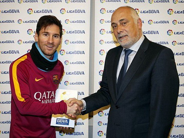 Messi lần đầu nhận giải Cầu thủ xuất sắc nhất tháng ở La Liga ảnh 1