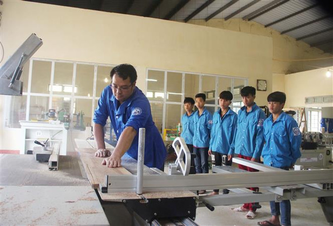 Phát triển thị trường lao động tiệm cận với tiêu chuẩn quốc tế ảnh 1