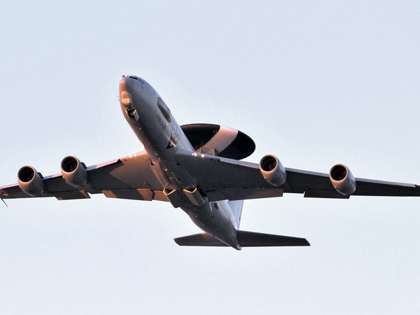 Ba Lan đề xuất cách thức tránh xung đột giữa Nga và Phương Tây ảnh 1