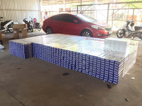 Bình Dương: Bắt xe ôtô chở 28.500 bao thuốc lá ngoại nhập lậu ảnh 1