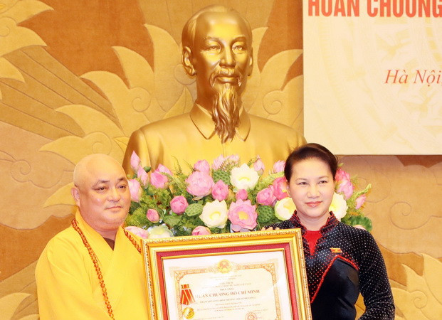 Truy tặng, trao tặng,Huân chương cho các vị nguyên lãnh đạo Quốc hội ảnh 2