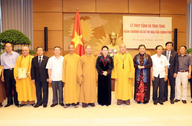 Truy tặng, trao tặng,Huân chương cho các vị nguyên lãnh đạo Quốc hội ảnh 1