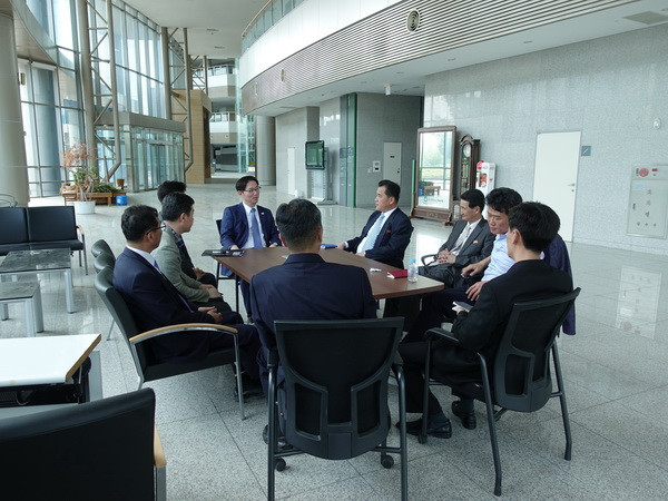 Hàn Quốc cân nhắc mở văn phòng thường trực tại hai miền Triều Tiên ảnh 1