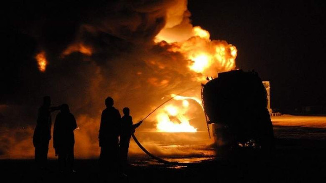 Afghanistan: Xe khách đâm xe chở dầu làm 35 người thiệt mạng ảnh 1