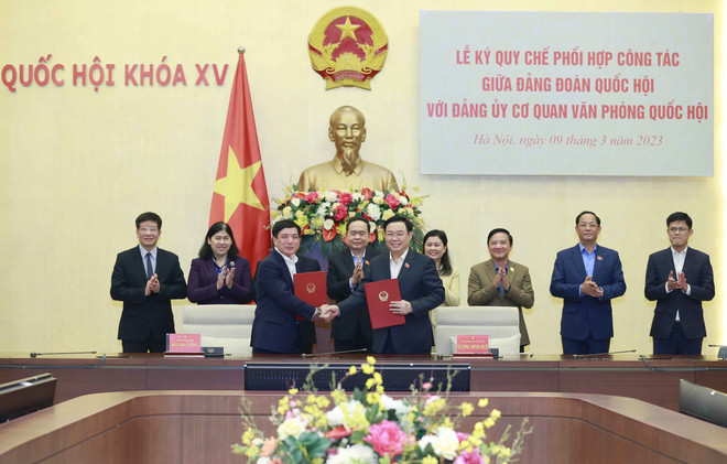 Ký Quy chế phối hợp giữa Đảng đoàn và Đảng ủy cơ quan Văn phòng QH ảnh 1