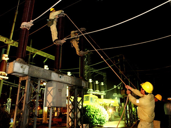 Hà Nội cấp 3 nguồn điện phục vụ người dân trong dịp Tết Ất Mùi ảnh 1