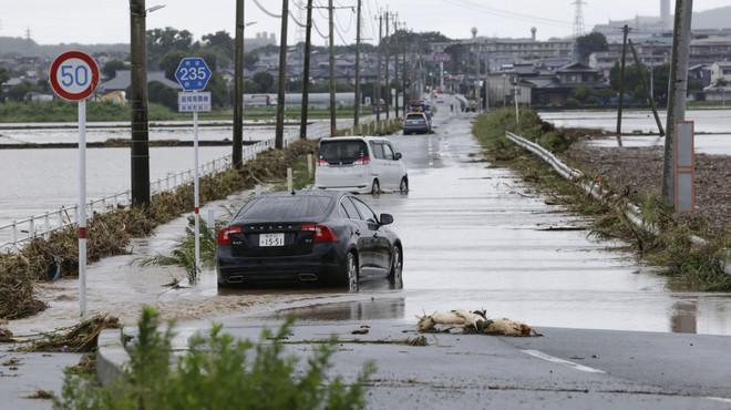 Dịch vụ tàu cao tốc ở miền Tây Nhật Bản bị gián đoạn do mưa lớn ảnh 1