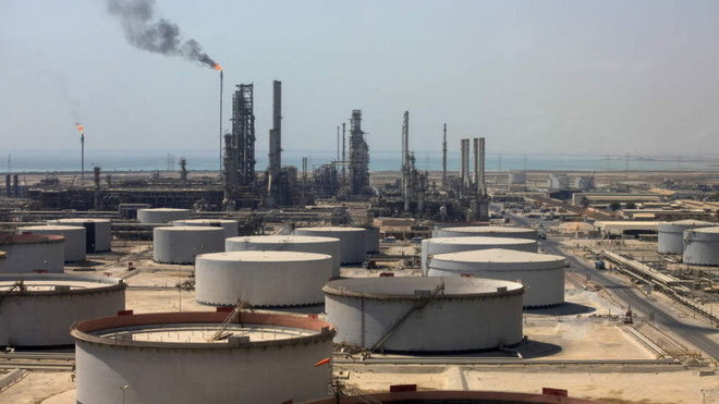 Nhà máy lọc dầu của Saudi Arabia. (Nguồn: finansavisen) Lực lượng Houthi tại Yemen tấn công cơ sở lọc dầu của Saudi Arabia ảnh 1