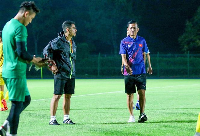 Olympic Việt Nam thiếu vắng hai trụ cột trong cuộc đối đầu Iran ảnh 1
