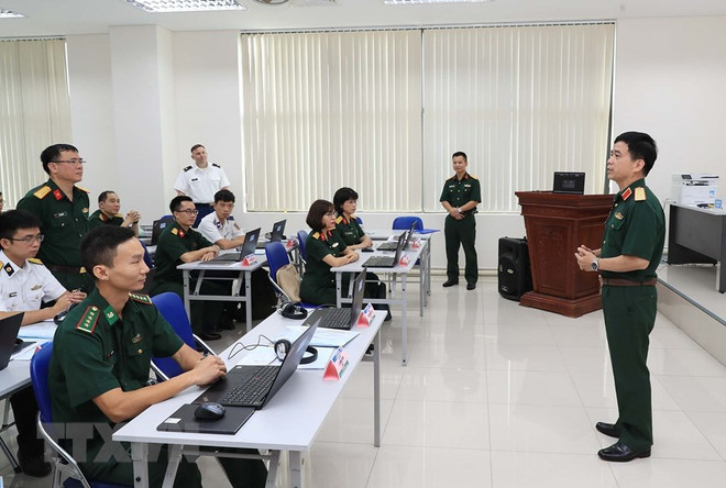 Khóa Huấn luyện sỹ quan LHQ đầu tiên kết hợp trực tiếp và trực tuyến ảnh 1