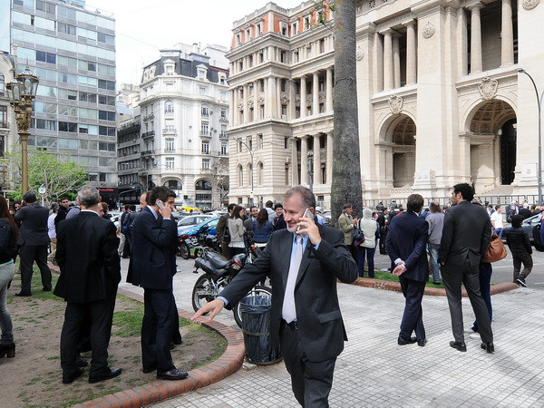 Argentina: Lại xảy ra đe dọa đánh bom trước thềm bầu cử tổng thống ảnh 1