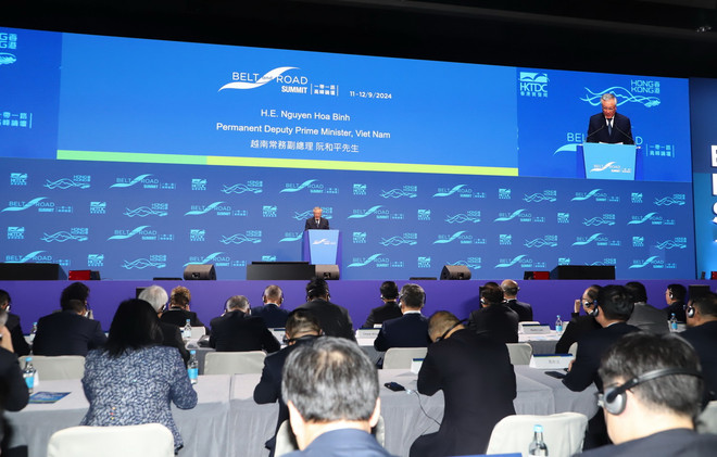 ttxvn_nguyen hoa binh vanh dai va con duong (5).jpg