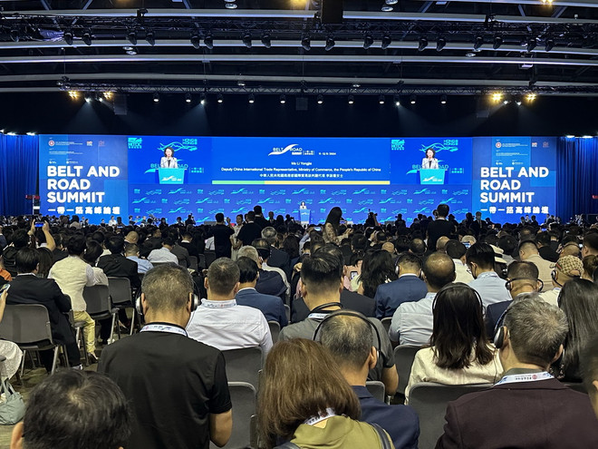 ttxvn_nguyen hoa binh vanh dai va con duong (4).jpg