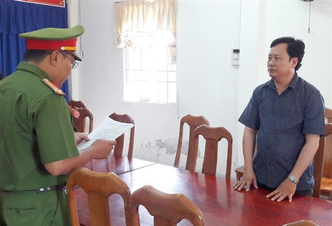 Cà Mau: Bắt tạm giam 2 nguyên cán bộ y tế tham ô tài sản ảnh 1