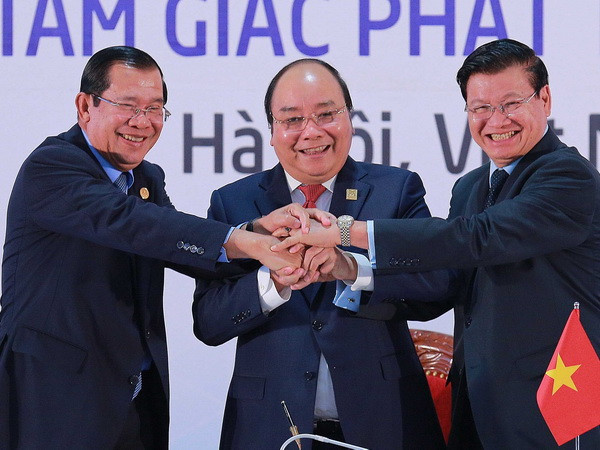 Thủ tướng Campuchia, Lào, Việt Nam chủ trì họp báo Hội nghị CLV10 ảnh 1