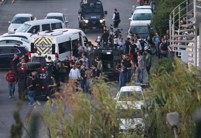 Một trực thăng Thổ Nhĩ Kỳ chở 8 người bay sang Hy Lạp xin tị nạn ảnh 1