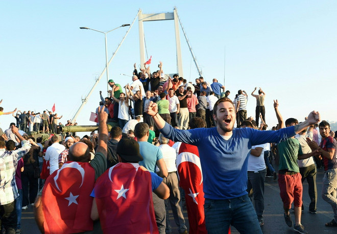 Tổng thống Thổ Nhĩ Kỳ tuyên bố chính phủ nắm quyền kiểm soát ảnh 1