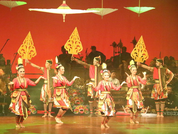 Indonesia đào tạo văn hóa-nghệ thuật cho sinh viên 44 quốc gia ảnh 1