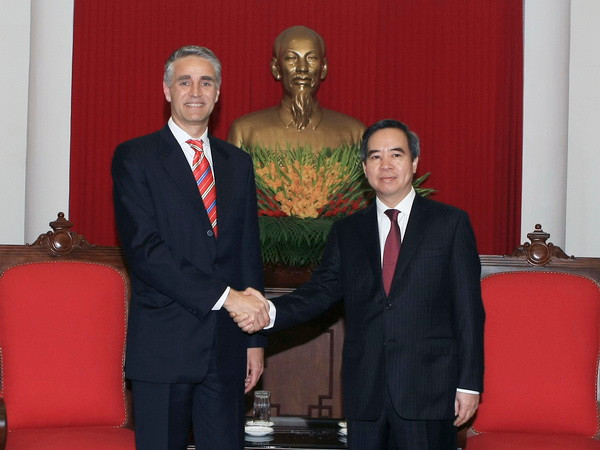 Trưởng Ban Kinh tế TW Nguyễn Văn Bình tiếp Đoàn chuyên gia IMF ảnh 1